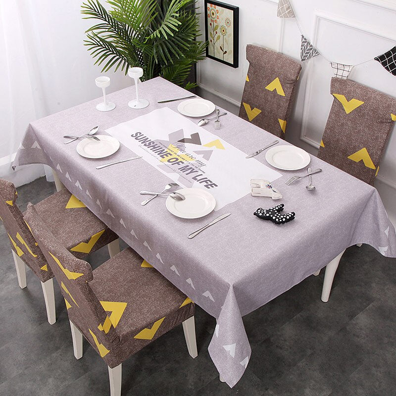 Nappe de table imperméable et Housse de chaise et assortie